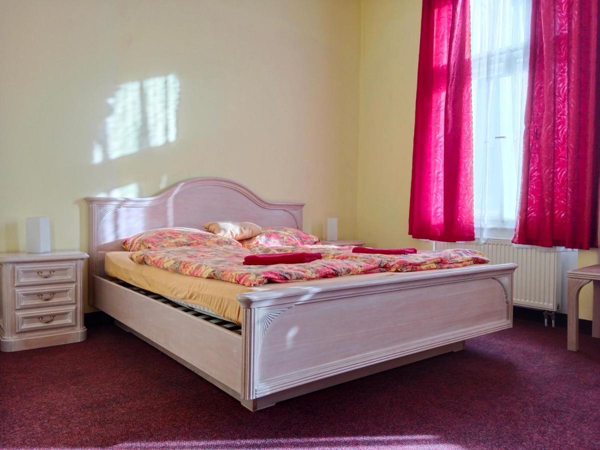 St. Maur Hotel Bečov nad Teplou Екстериор снимка